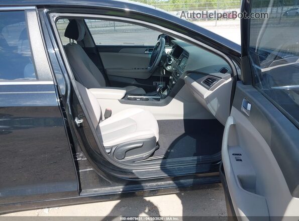 5NPE24AF0HH453222 2017 HYUNDAI SONATA Black Widok wnętrza z przodu