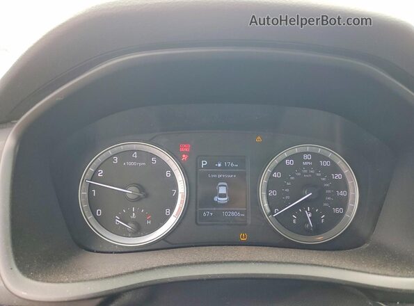 5NPE24AF0KH789931 2019 HYUNDAI SONATA Red Widok zestawu wskaźników