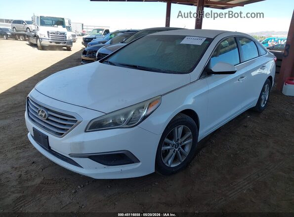 5NPE24AF1HH452323 2017 HYUNDAI SONATA Белый Передняя левая четверть
