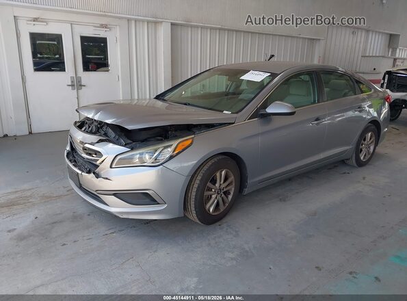 5NPE24AF2GH402917 2016 HYUNDAI SONATA Серебряный Передняя левая четверть
