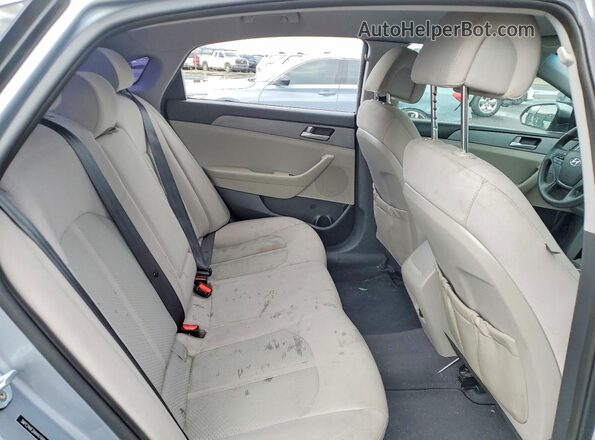 5NPE24AF2HH447499 2017 HYUNDAI SONATA Серебряный Вид задних сидений