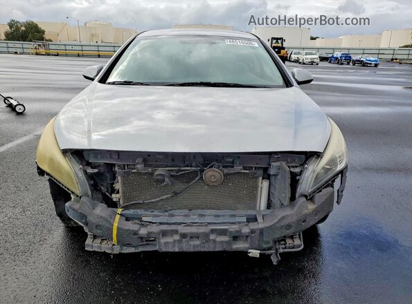 5NPE24AF2HH447499 2017 HYUNDAI SONATA Серебряный Вид спереди