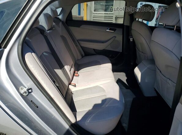 5NPE24AF3HH488174 2017 HYUNDAI SONATA Серебряный Вид задних сидений