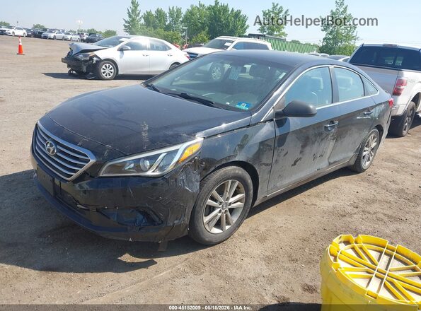 5NPE24AF3HH595242 2017 HYUNDAI SONATA Черный Передняя левая четверть
