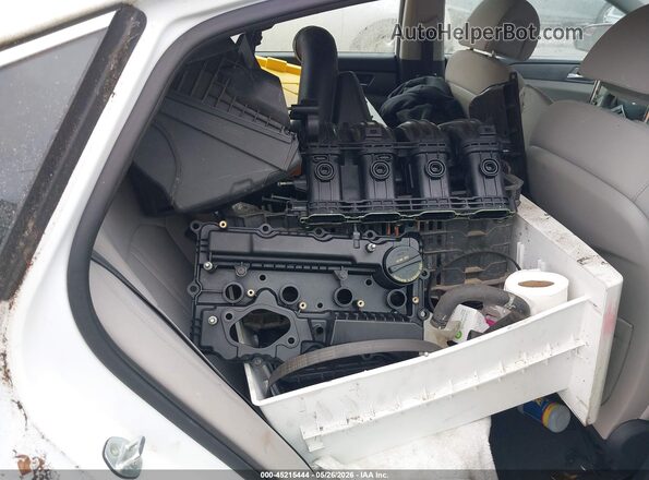 5NPE24AF4GH289164 2016 HYUNDAI SONATA Белый Вид спереди