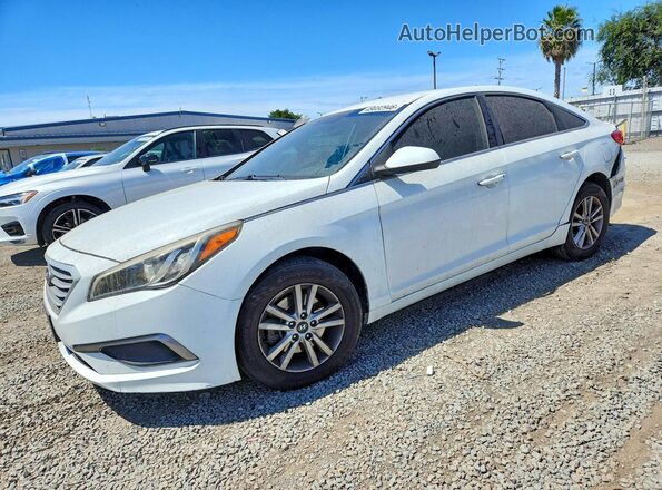 5NPE24AF4GH372965 2016 HYUNDAI SONATA Белый Передняя левая четверть