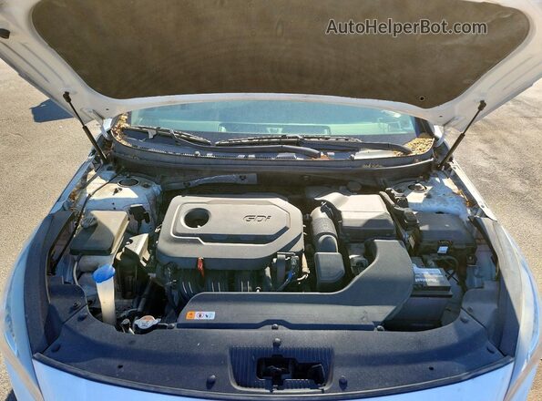 5NPE24AF4HH496543 2017 HYUNDAI SONATA White უკანა სალონის ხედი