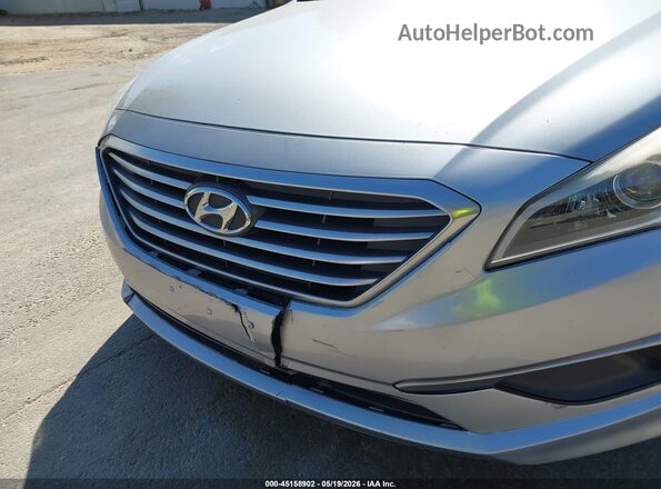 5NPE24AF5GH347895 2016 HYUNDAI SONATA Серебряный Вид задней части салона