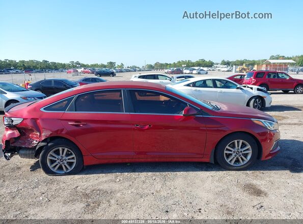 5NPE24AF5GH402846 2016 HYUNDAI SONATA Red Widok wnętrza z tyłu