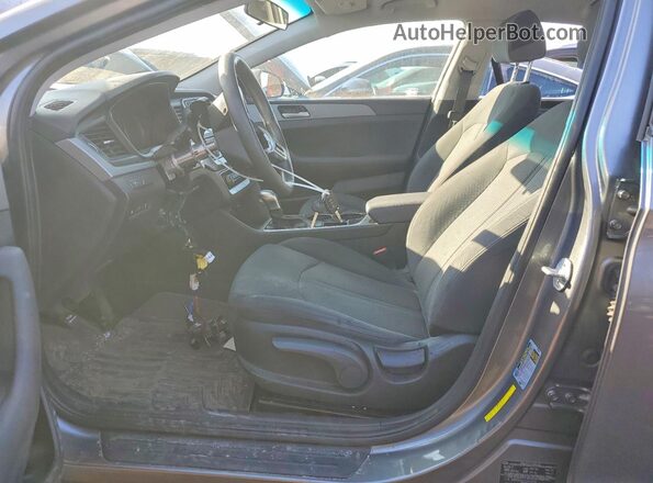 5NPE24AF5JH612256 2018 HYUNDAI SONATA Gray Widok wnętrza z przodu
