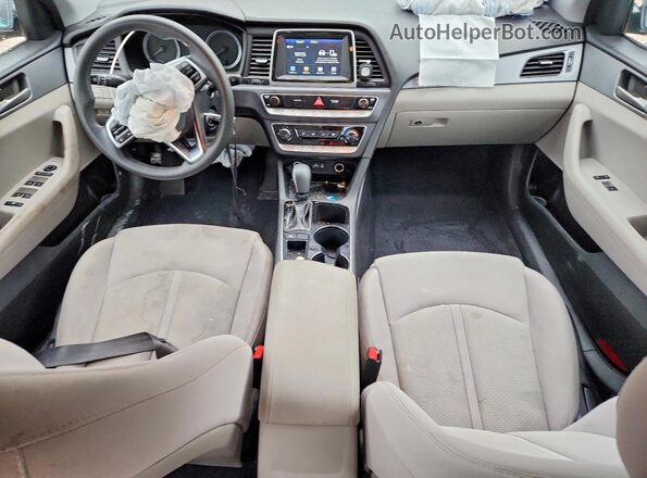 5NPE24AF5JH714964 2018 HYUNDAI SONATA Серебряный Вид панели приборов