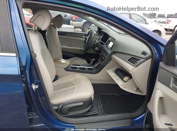 5NPE24AF6GH370649 2016 HYUNDAI SONATA Синий Вид салона спереди