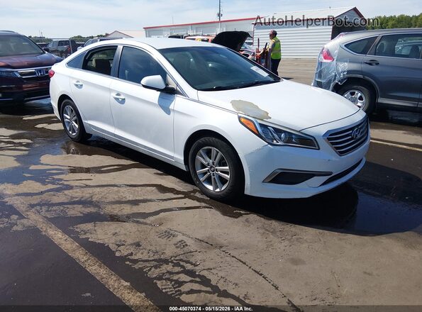 5NPE24AF6HH457341 2017 HYUNDAI SONATA Белый Передняя правая четверть