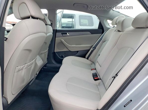 5NPE24AF6HH529591 2017 HYUNDAI SONATA Серебряный Вид задних сидений