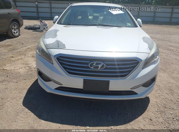 5NPE24AF6HH557519 2017 HYUNDAI SONATA White Widok z przodu