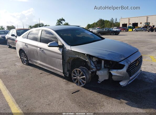 5NPE24AF6JH677715 2018 HYUNDAI SONATA Серебряный Передняя правая четверть