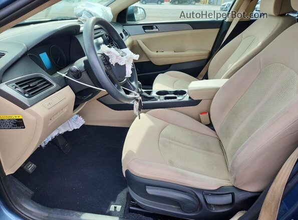 5NPE24AF7HH475833 2017 HYUNDAI SONATA Синий Вид салона спереди