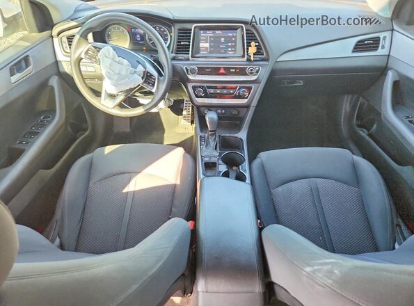 5NPE24AF7KH745084 2019 HYUNDAI SONATA White Вид панелі приладів