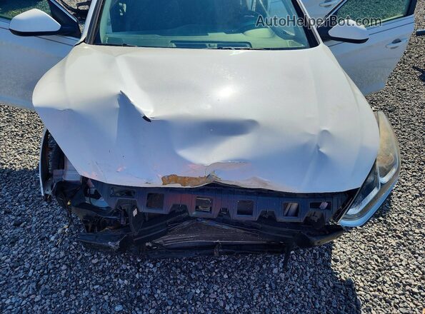 5NPE24AF7KH745084 2019 HYUNDAI SONATA White Вид задньої частини салону