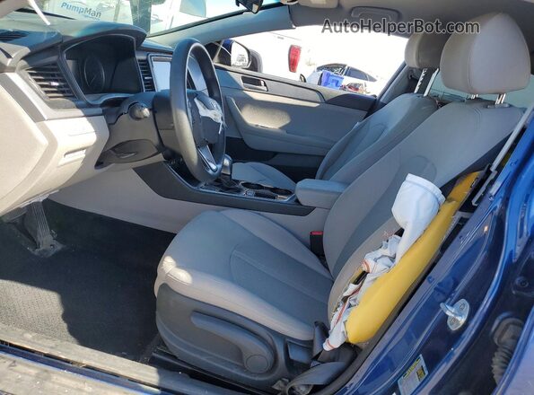 5NPE24AF8KH763254 2019 HYUNDAI SONATA Синий Вид салона спереди