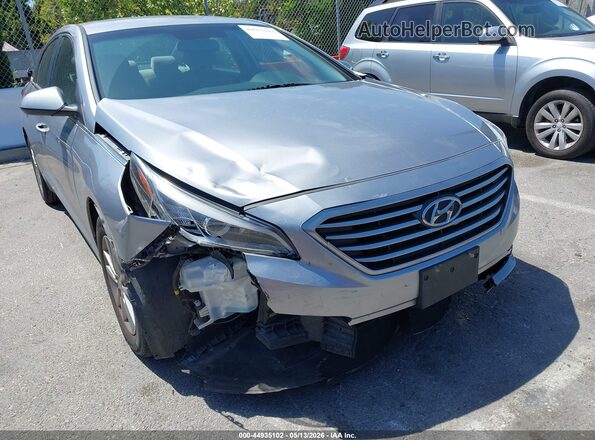 5NPE24AF9HH579031 2017 HYUNDAI SONATA Silver Вид спереду