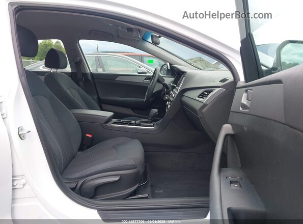 5NPE24AF9KH745331 2019 HYUNDAI SONATA White Widok wnętrza z przodu