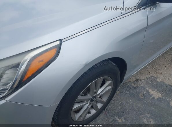 5NPE24AFXHH467760 2017 HYUNDAI SONATA Серебряный Вид спереди
