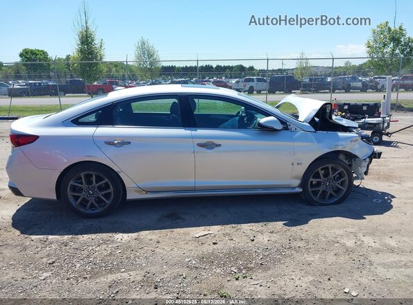 5NPE34AB4JH611089 2018 HYUNDAI SONATA Серебряный Вид задней части салона