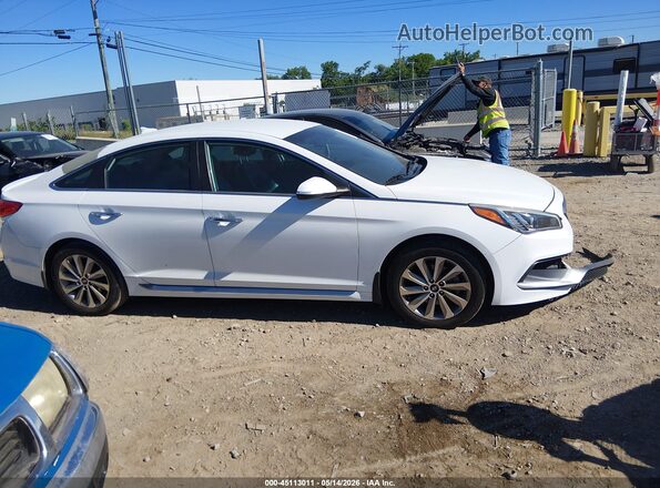 5NPE34AF2GH266026 2016 HYUNDAI SONOTA White Vista interior trasera