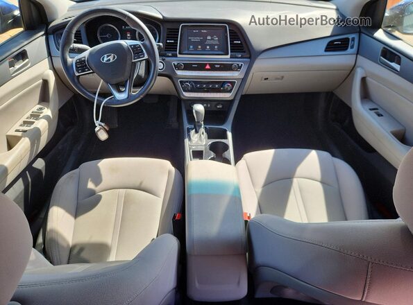 5NPE34AF2JH632915 2018 HYUNDAI SONATA Синий Вид панели приборов