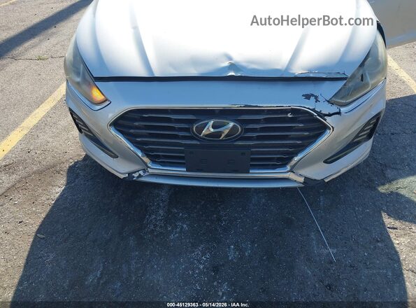 5NPE34AF3JH602967 2018 HYUNDAI SONATA Silver Widok z przodu