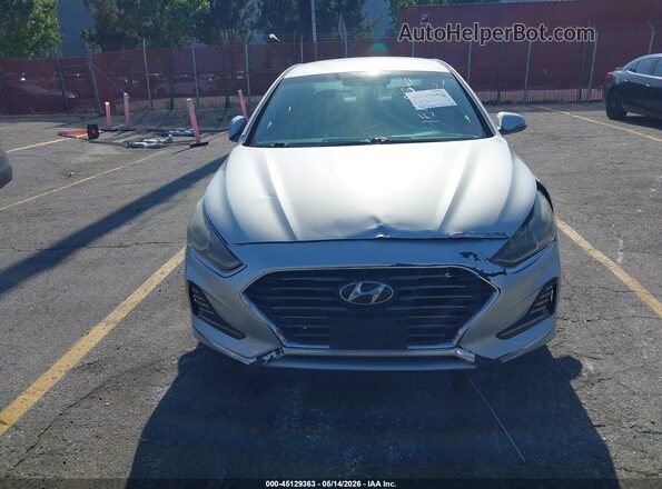 5NPE34AF3JH602967 2018 HYUNDAI SONATA Silver Widok wnętrza z tyłu