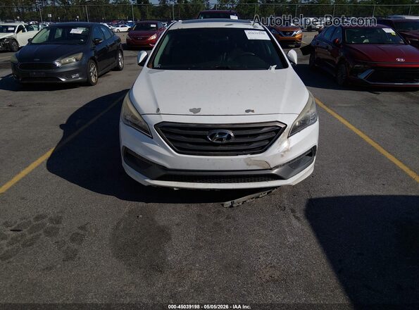 5NPE34AF5HH441452 2017 HYUNDAI SONATA White Widok z przodu