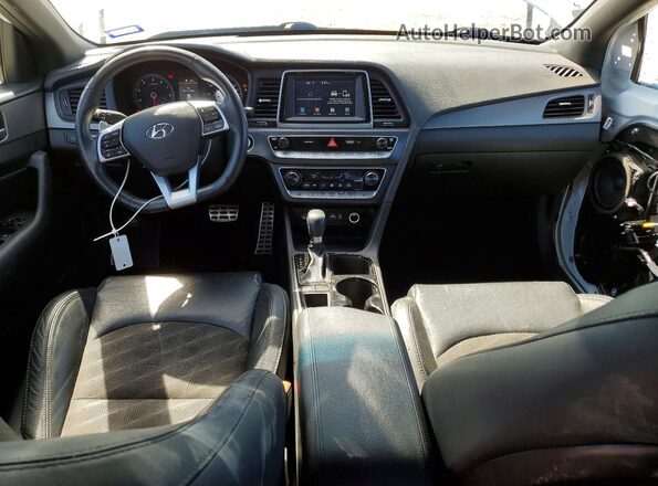 5NPE34AF5JH720454 2018 HYUNDAI SONATA Белый Вид панели приборов