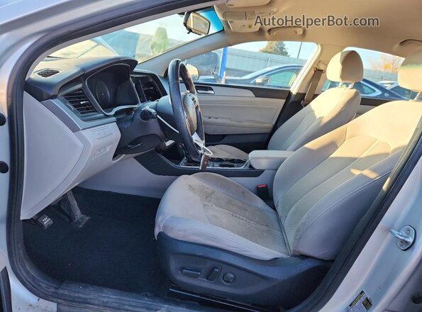 5NPE34AF6KH757031 2019 HYUNDAI SONATA Silver Widok wnętrza z przodu
