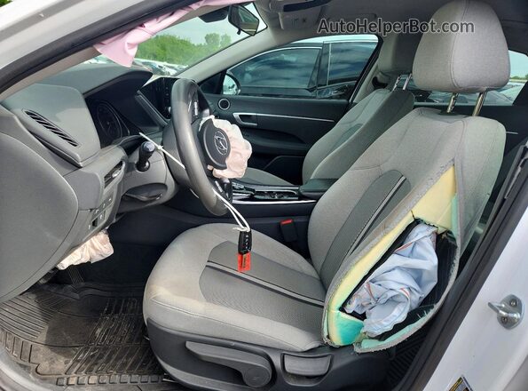 5NPEG4JAXMH075328 2021 HYUNDAI SONATA White Widok wnętrza z przodu