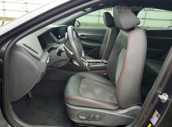 5NPEJ4J27LH011935 2020 HYUNDAI SONATA Угольный Вид салона спереди