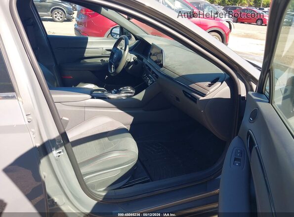 5NPEK4JC8MH108505 2021 HYUNDAI SONATA Серый Вид салона спереди