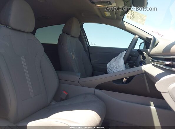 5NPLL4AG0MH036609 2021 HYUNDAI ELANTRA Белый Вид салона спереди