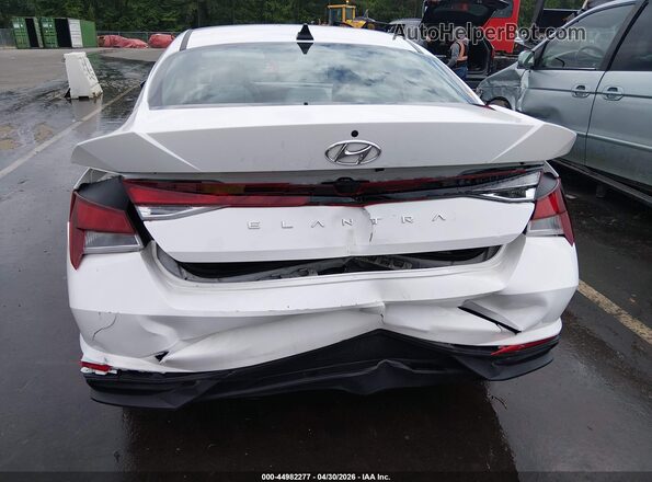 5NPLM4AG0PH113089 2023 HYUNDAI ELANTRA Белый Вид спереди