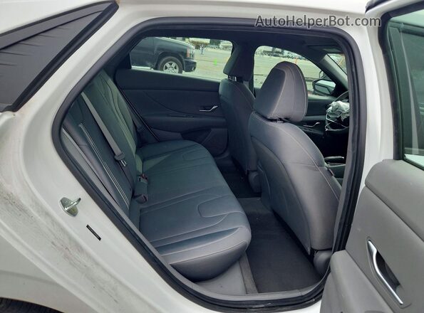 5NPLM4AG2PH105804 2023 HYUNDAI ELANTRA Белый Вид задних сидений
