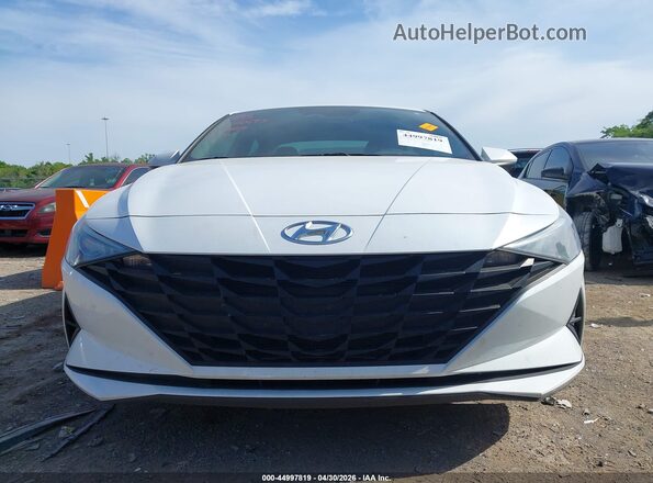 5NPLM4AG8MH003709 2021 HYUNDAI ELANTRA White Widok zestawu wskaźników