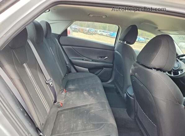 5NPLM4AG9NH057425 2022 HYUNDAI ELANTRA Silver Rear seats view