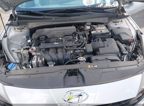 5NPLM4AGXNH077103 2022 HYUNDAI ELANTRA Серебряный Вид сзади