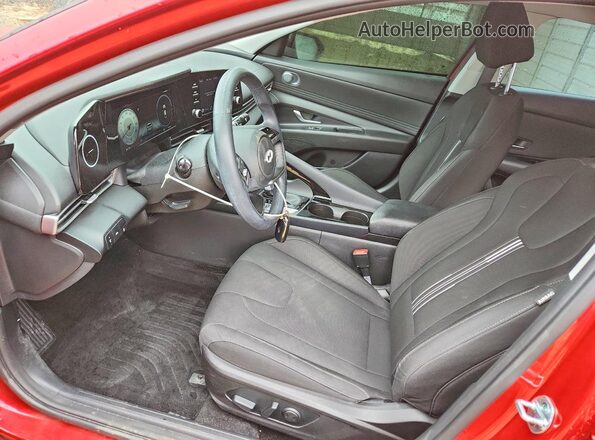 5NPLN4AG0MH043618 2021 HYUNDAI ELANTRA Red Вид салону спереду