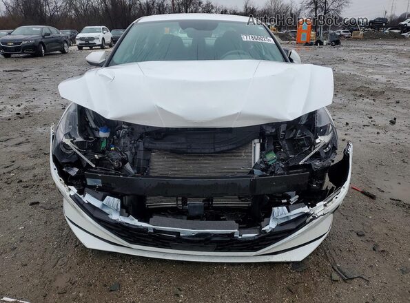 5NPLS4AG5NH068136 2022 HYUNDAI ELANTRA Белый Вид спереди