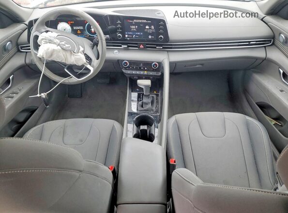 5NPLS4AG5NH068136 2022 HYUNDAI ELANTRA Белый Вид панели приборов