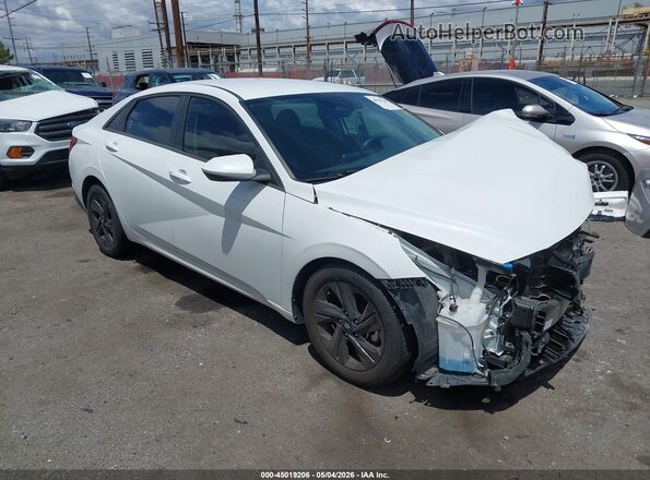 5NPLS4AG8NH056496 2022 HYUNDAI ELANTRA Белый Передняя правая четверть