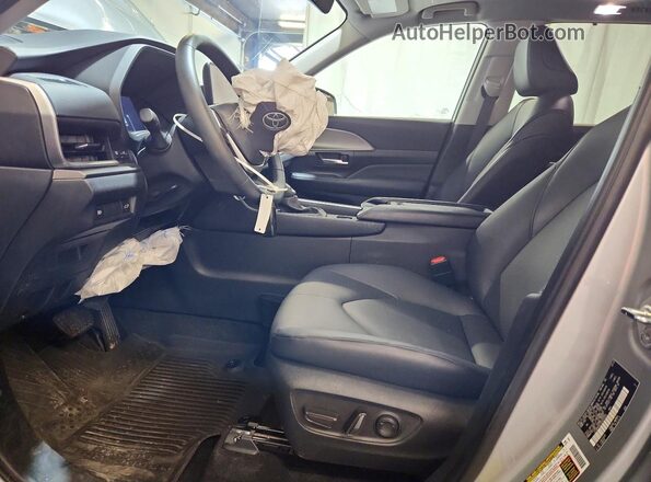 5TDAAAA53SS032555 2025 TOYOTA GRAND Silver Вид салону спереду
