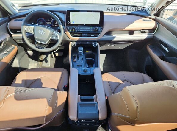5TDAAAB55SS104239 2025 TOYOTA GRAND Gray Vista del salpicadero